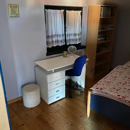 In With Balcony, Air Conditioning, W-lan, Washing Machine 5102-1 公寓 Sukošan
