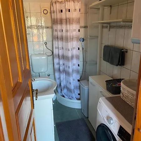 In With Balcony, Air Conditioning, W-lan, Washing Machine 5102-1 * Sukošan